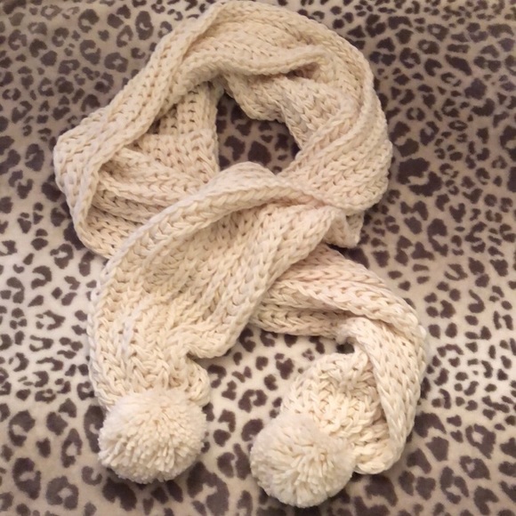 Cable Knit Chunky Scarf in Cream Ivory - Picture 2 of 10